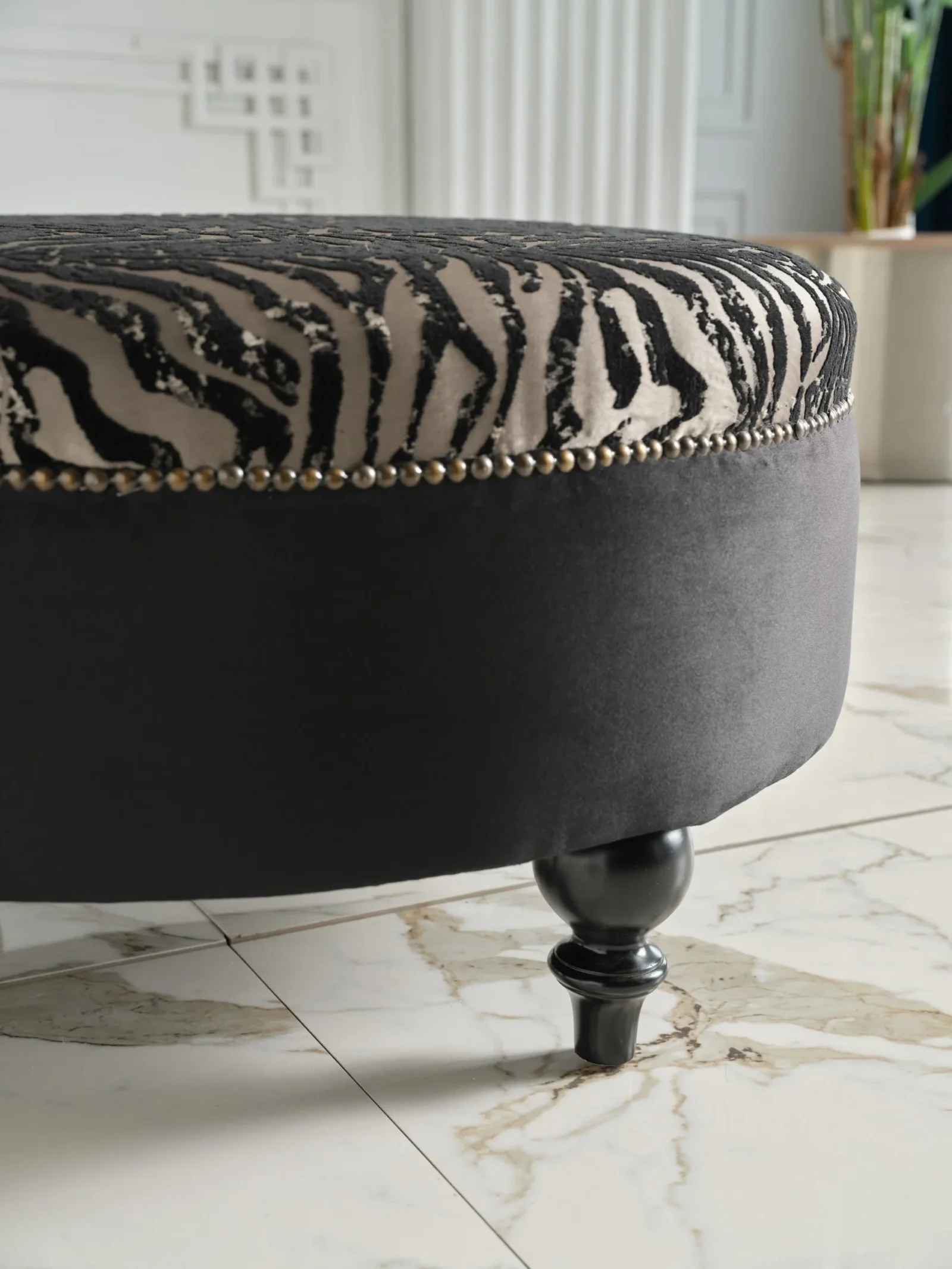 gaze-round-ottoman-comfortable-turkish-furniture-bellona-canada