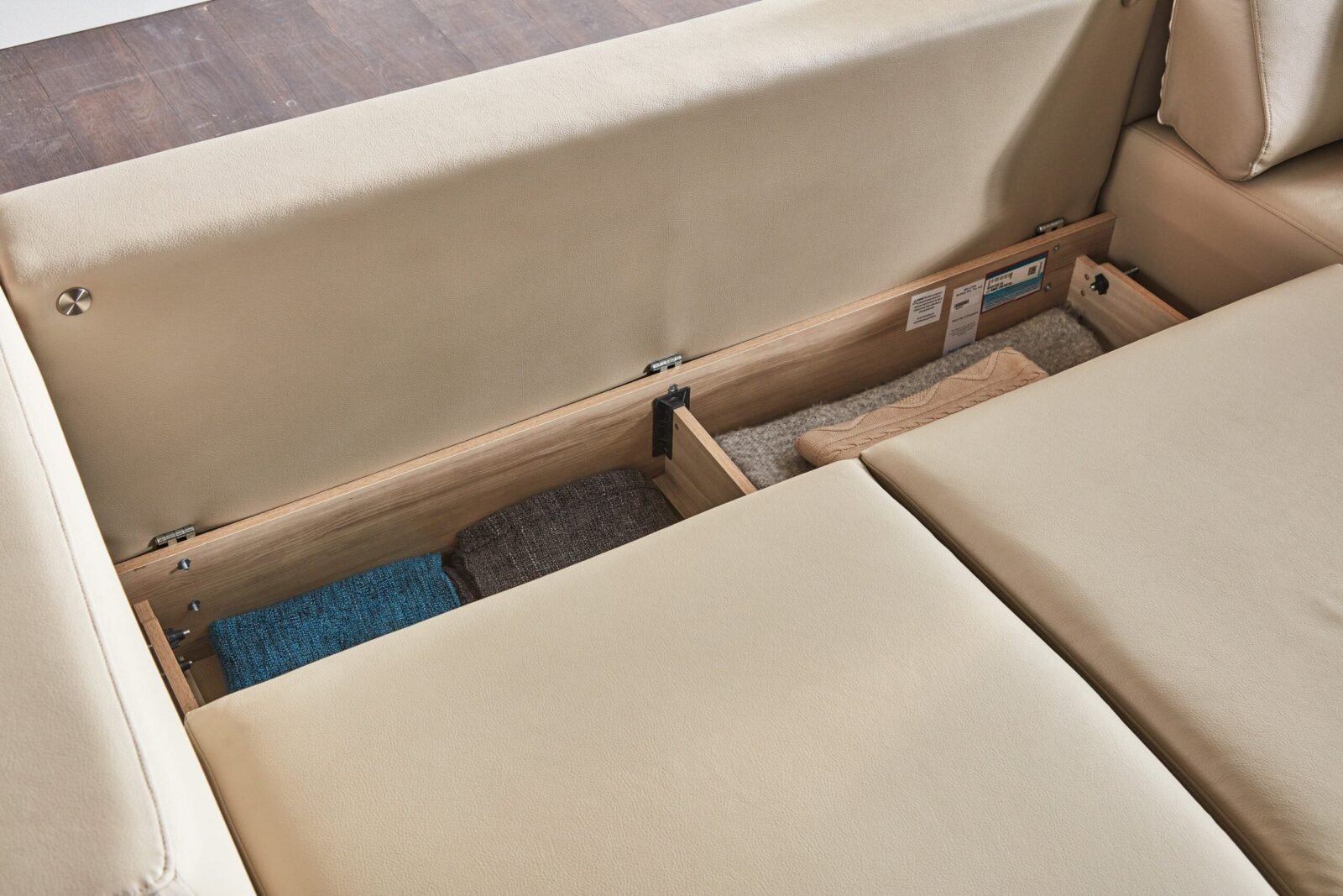 picasso-sleeper-sectional-minimalist-style